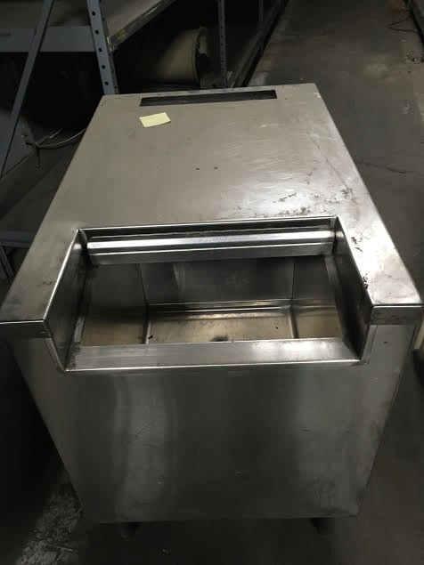 STAINLESS STEEL ICE BIN WITH SLIDING COVER