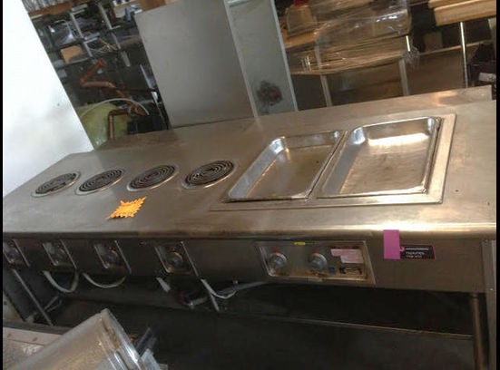 ELECTRIC STOVE WITH 2 HEATING WELL TABLE $500