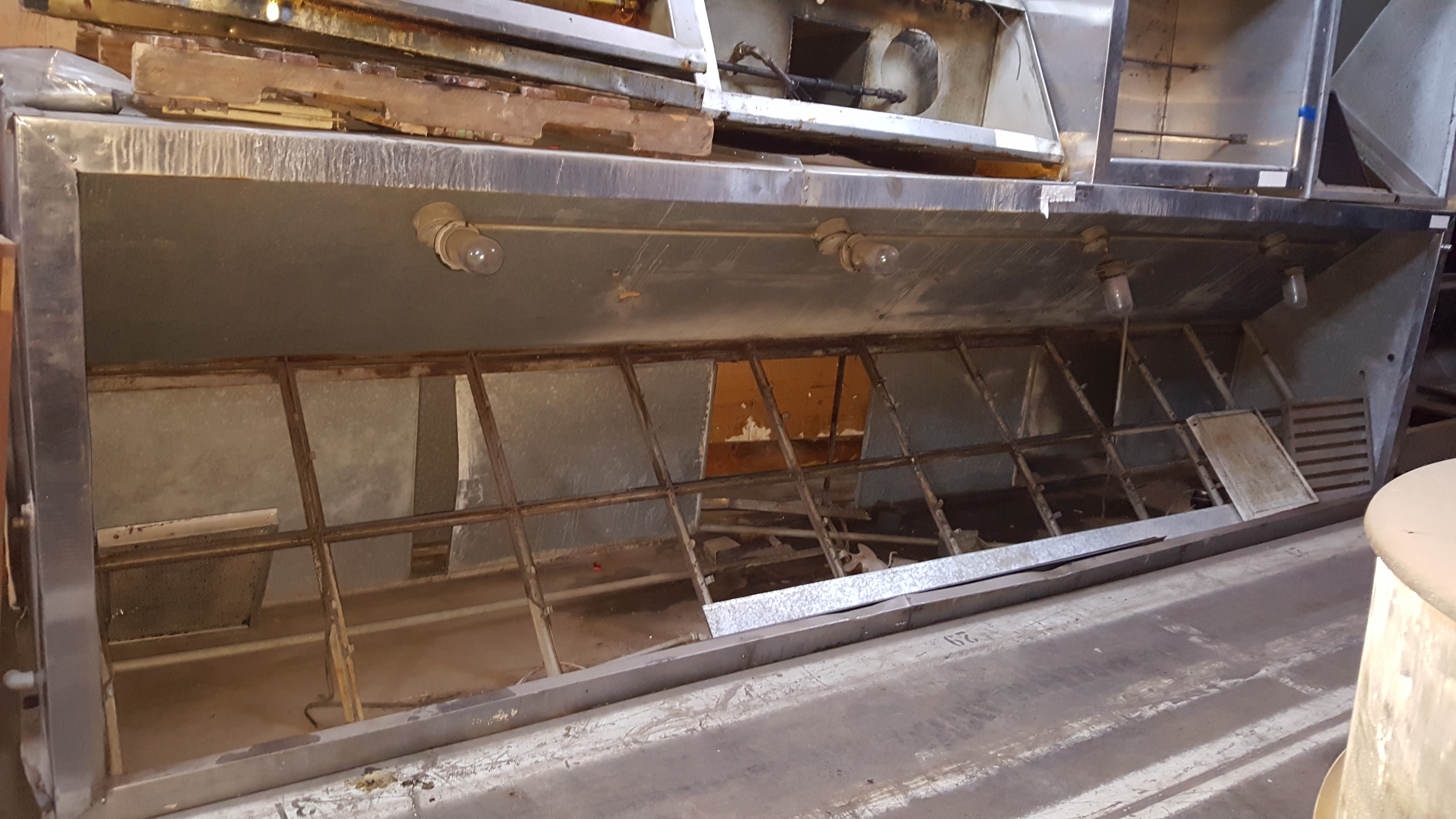 209"x55"x43" HOOD $2550