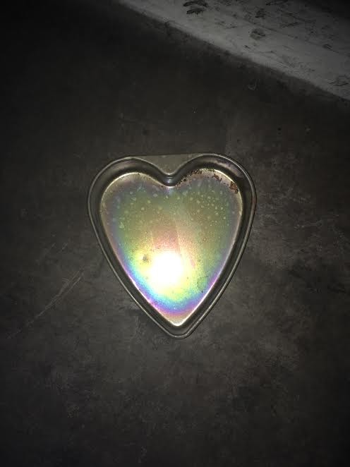 USED HEART BAKING PANS